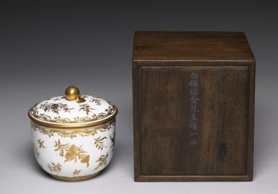 图片[3]-Lidded Porcelain bowl with painted gold decoration of flowers on a white glaze Sevres ware, France 18th century-China Archive